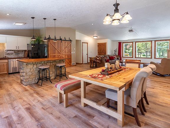 4th image of 55219 Lazy River Dr
