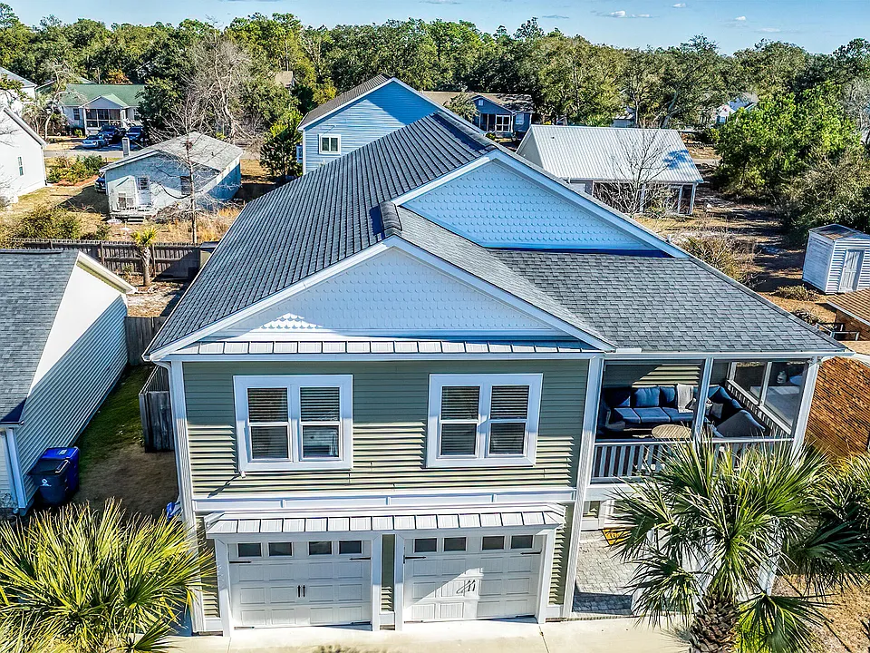148 NW 12th St