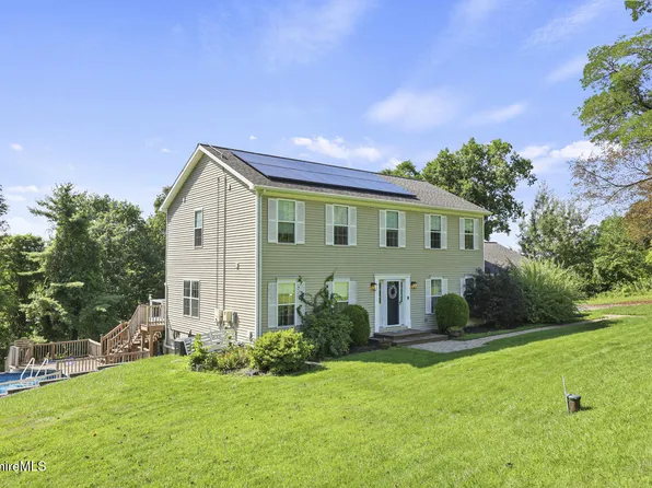 19 Terrace Dr, New Lebanon, NY 12125
