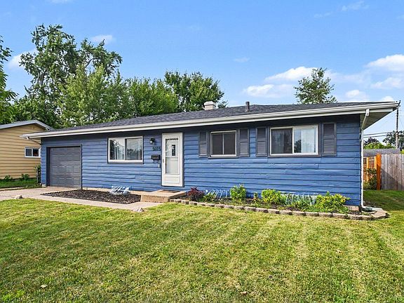 2nd image of 5015 Bloomfield Pl