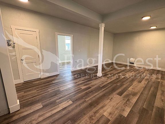 2nd image of 204 SE 12th St APT 3