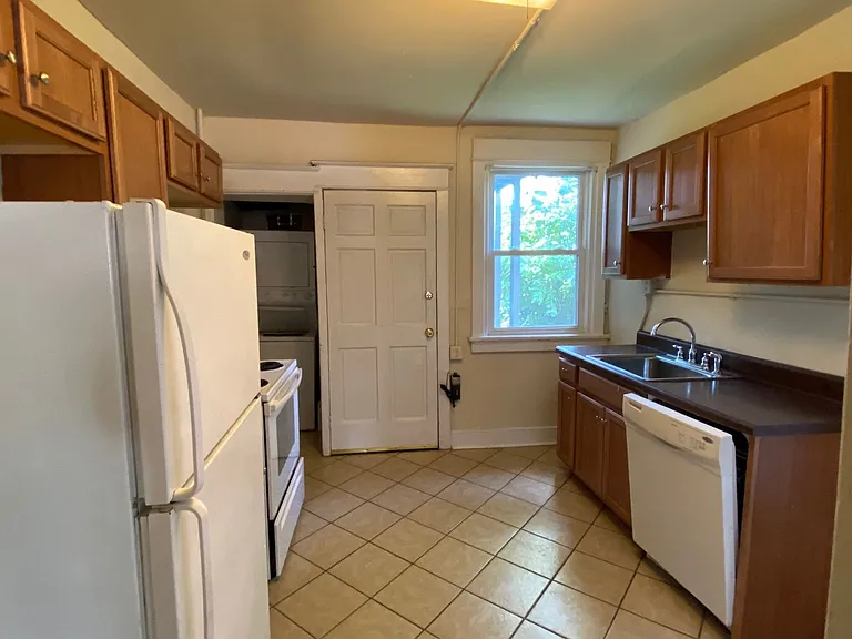 18 S Allen Ave — Photo 10