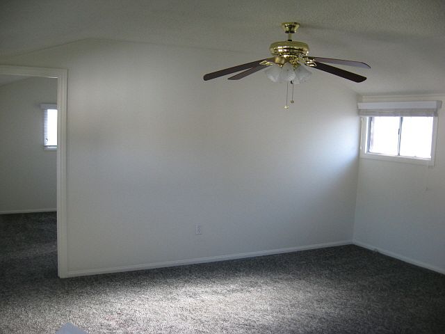 Building Photo 4