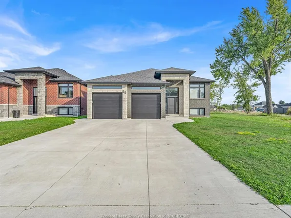 54 Redwood Dr, Essex, ON