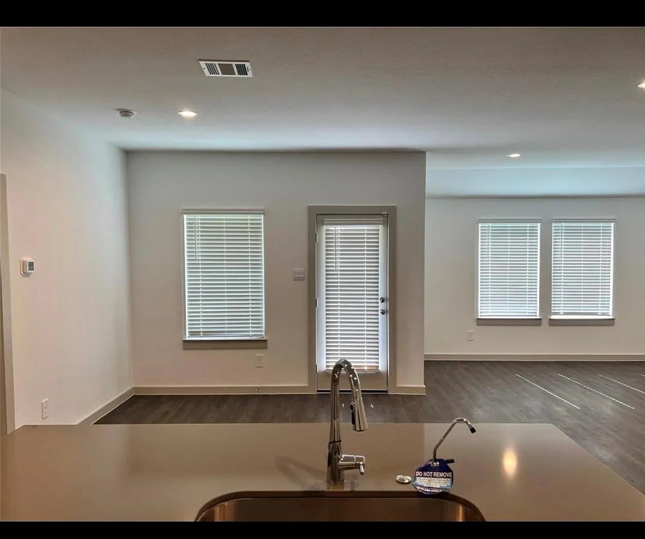 3 bed, 1575 sqft, $2,000 — Photo 4