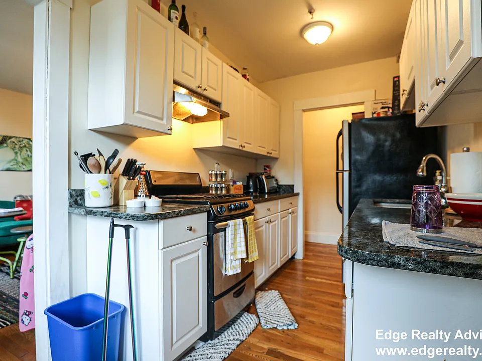 28 Quint Ave #21