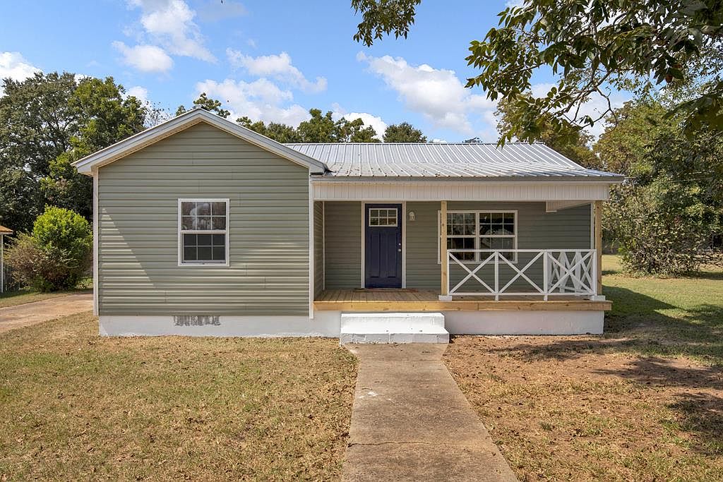 632 Cleveland St, Headland, AL 36345 Zillow
