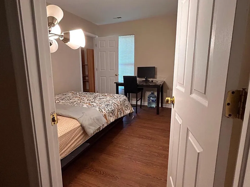 8 Trout Lily Ct
