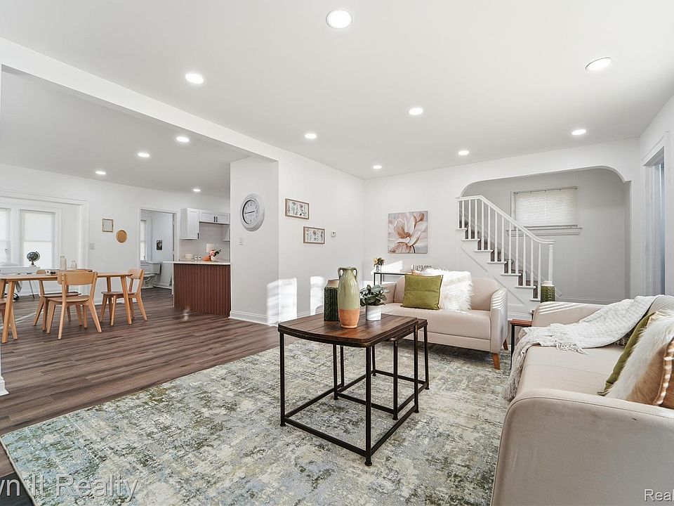 16803 Lawton St, photo 5