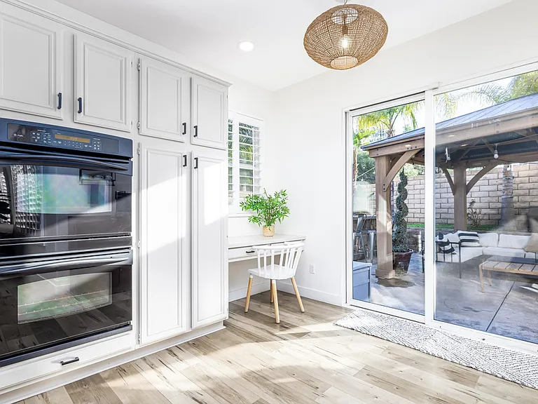 28080 Hayward Dr — Photo 8
