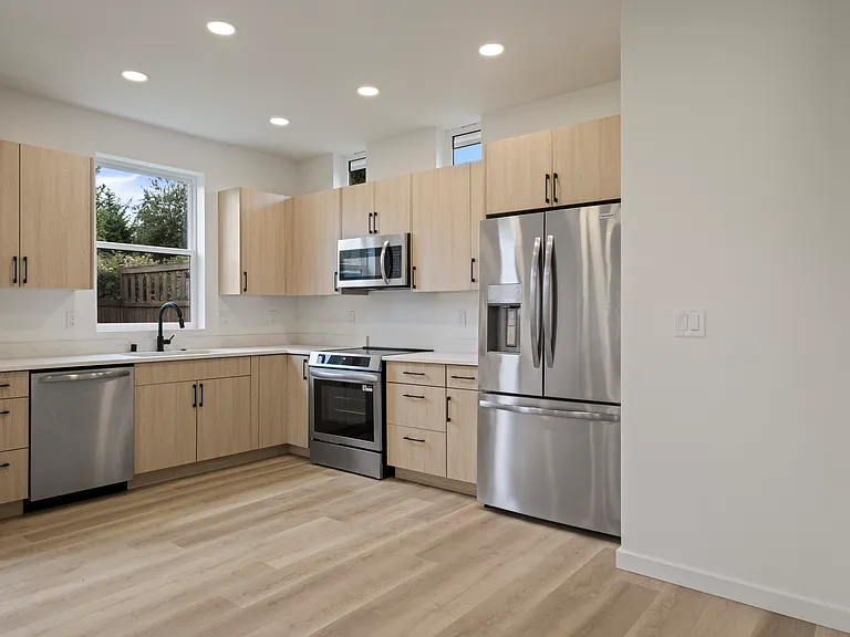 11518 16th Ave NE — Photo 31
