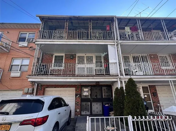 5920 Xenia St, Corona, NY 11368