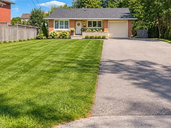 114 Doon Valley Dr, Kitchener, ON N2P 1B2