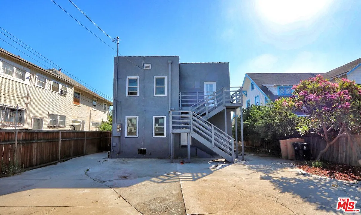 4 bed, 2.0 bath, 1350 sqft, $4,300 — Photo 3