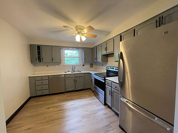 2nd image of 112 Woodlawn Ave Floor 2
