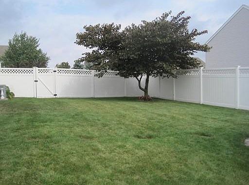 5th image of 111 Emerald Dr