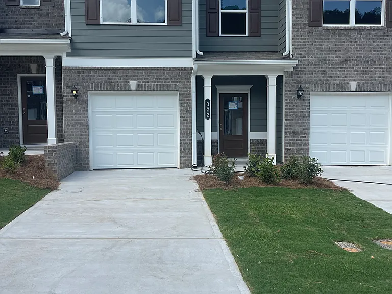 322 Skye Ln — Photo 1