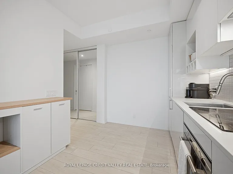 5 Buttermill Ave #1511 — Photo 12
