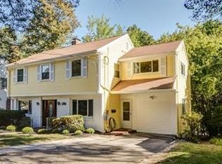 207 Wolcott Rd #B, Chestnut Hill, MA 02467