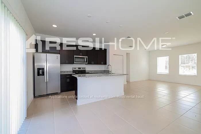 1925 Drum Dr — Photo 5