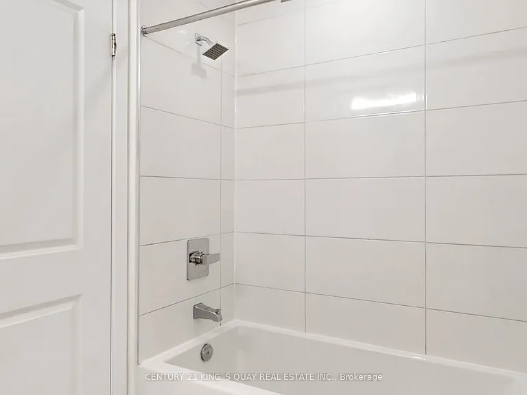395 Bloor St E #4710 — Photo 27
