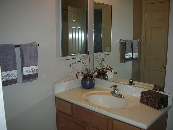 4th image of 2954 N Cardell Cir