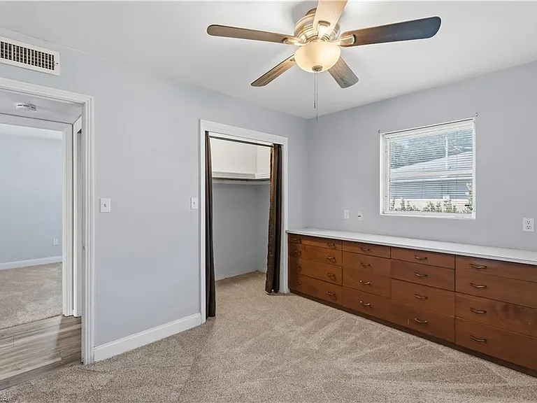 4220 Deleon St — Photo 12