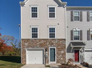 26 Appalachian Ct, Falling Waters, WV 25419