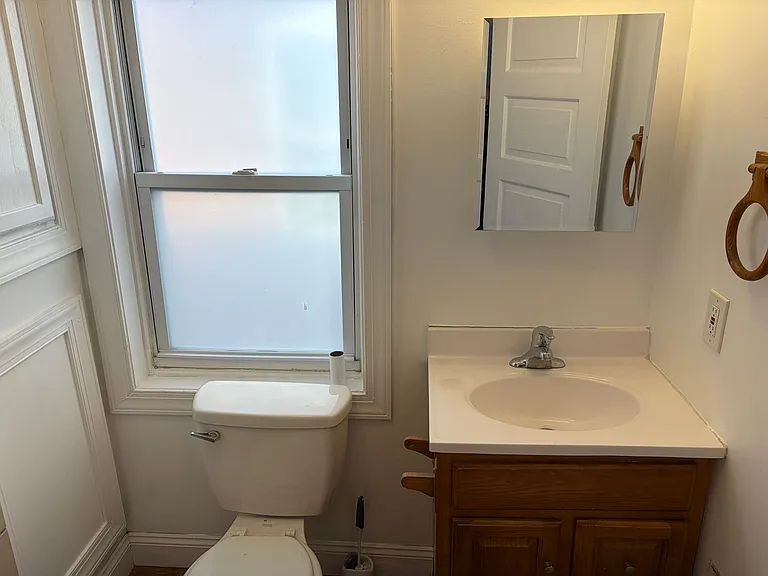 512 1/2 N Charlotte St — Photo 10