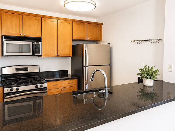 4th image of 150 S 1st St #3C