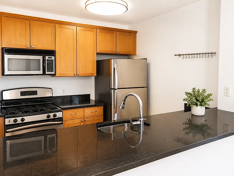 150 S 1st St #3C — Photo 5