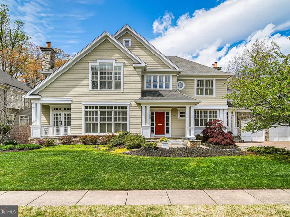 3102 N Dinwiddie St, Arlington, VA 22207