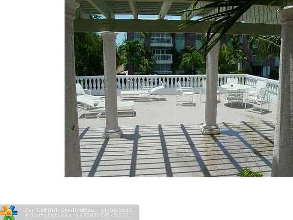 4th image of 2424 SE Seventeen Street Cswy #208B