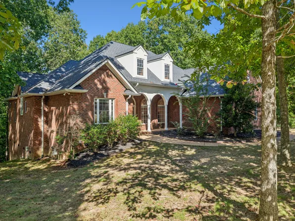 324 Pebble Brook Dr, Ashland City, TN 37015