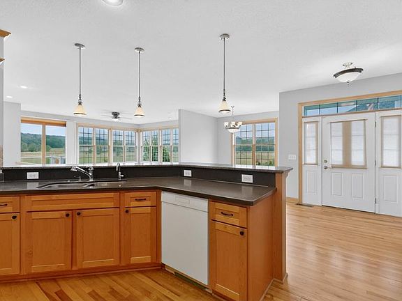 3rd image of 727 Hidden Meadow Ln