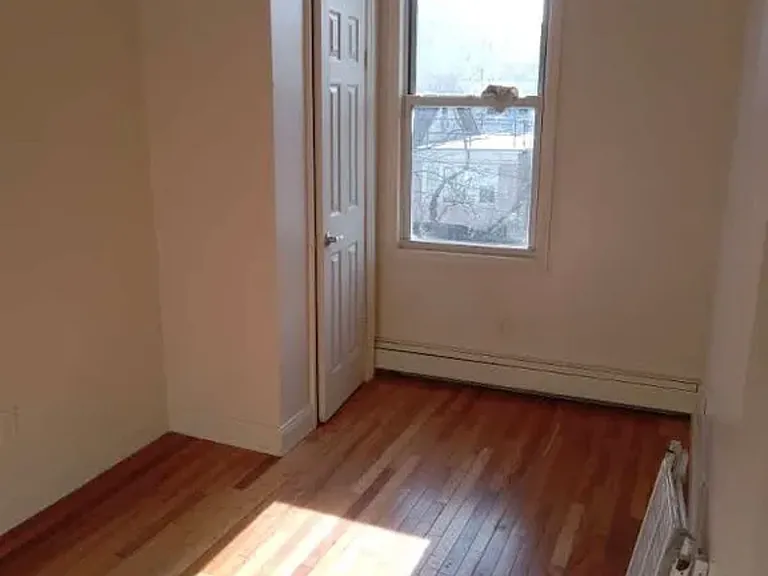 139 Webster Ave #1 — Photo 2