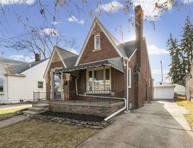 8060 Edward Ave, Center Line, MI, 48015