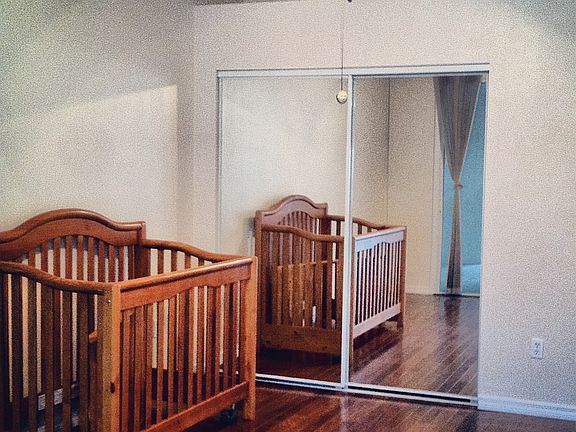 4th image of 403 Wellington Ct