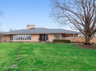 1 Kimberley Cir, Oak Brook, IL 60523