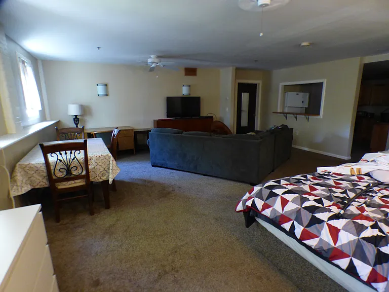 215 Benmont Ave — Photo 9