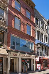 1018 Lexington Avenue in Lenox Hill