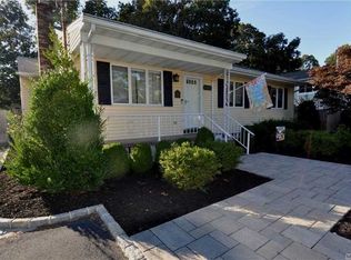58 Hewitt Blvd, Center Moriches, NY