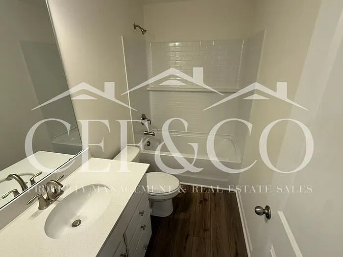 1119 Silverbend Trl — Photo 11