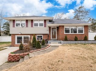 200 Kingsport Rd, Cherry Hill, NJ 08034