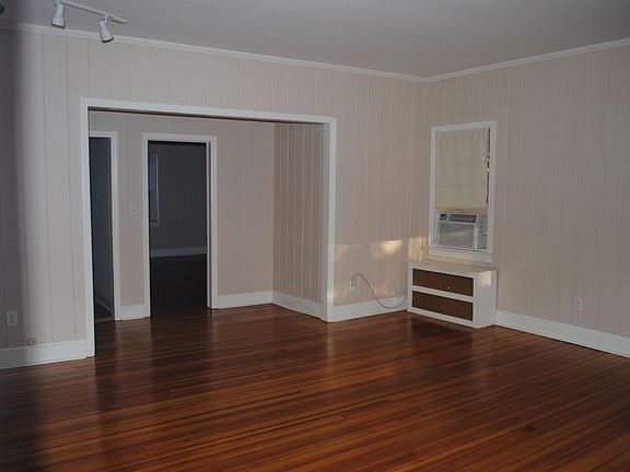 4th image of 2 Woodland Dr
