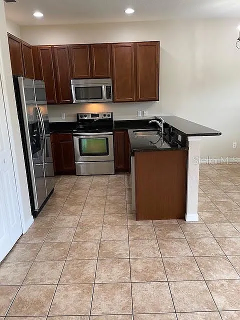 2 bed, 2.5 bath, 1282 sqft, $1,800 — Photo 4