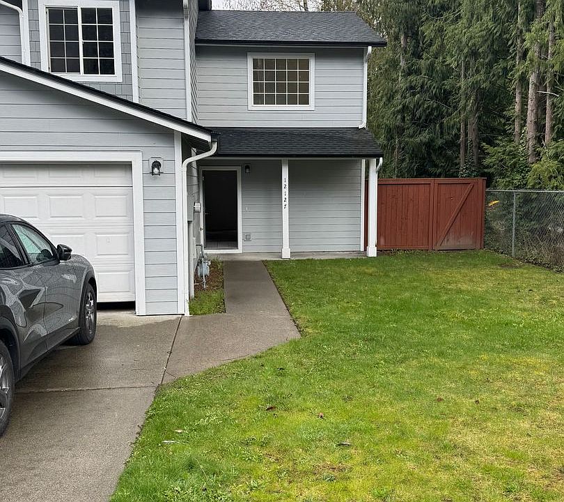 1st image of 12127 209th Ave E