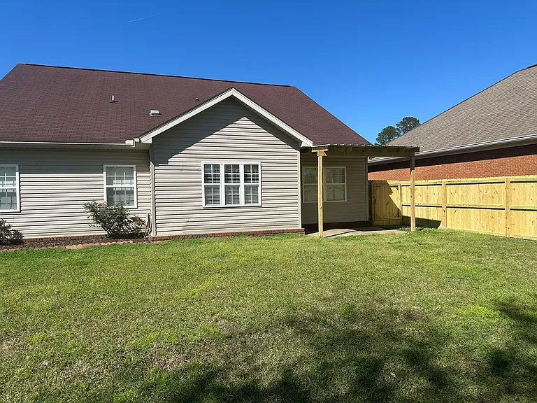215 Ontario Dr — Photo 13