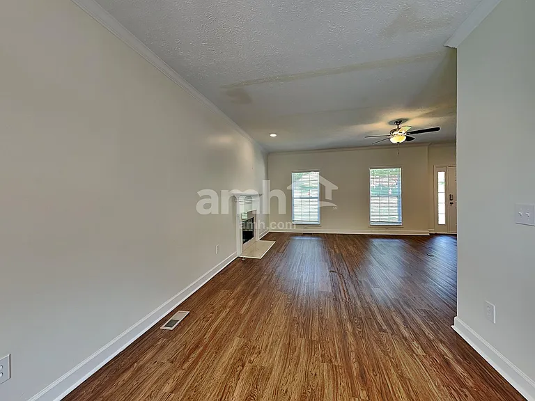 127 Paige Park Ln — Photo 4