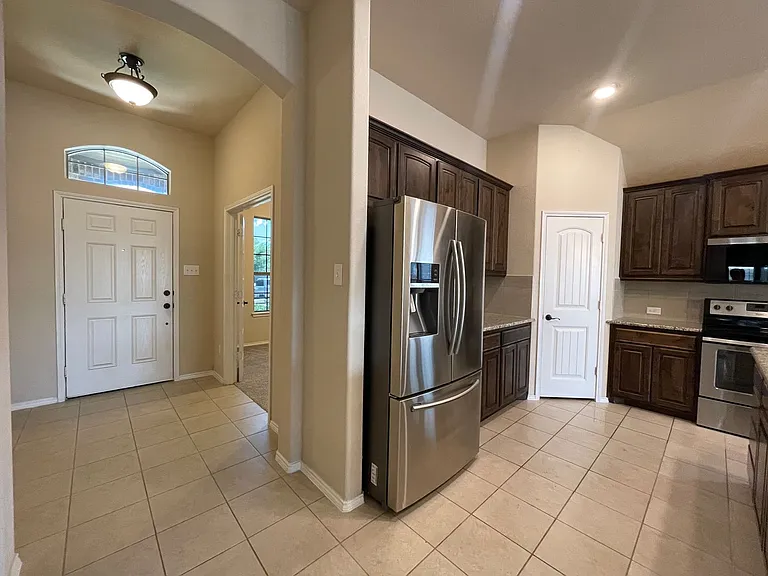2120 Blakely Ct — Photo 18